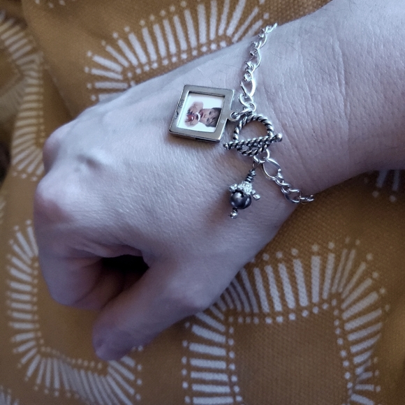 Silver Infinity Bracelet w/ Picture Frame & Freshwater Pearl - Picture 2 of 10